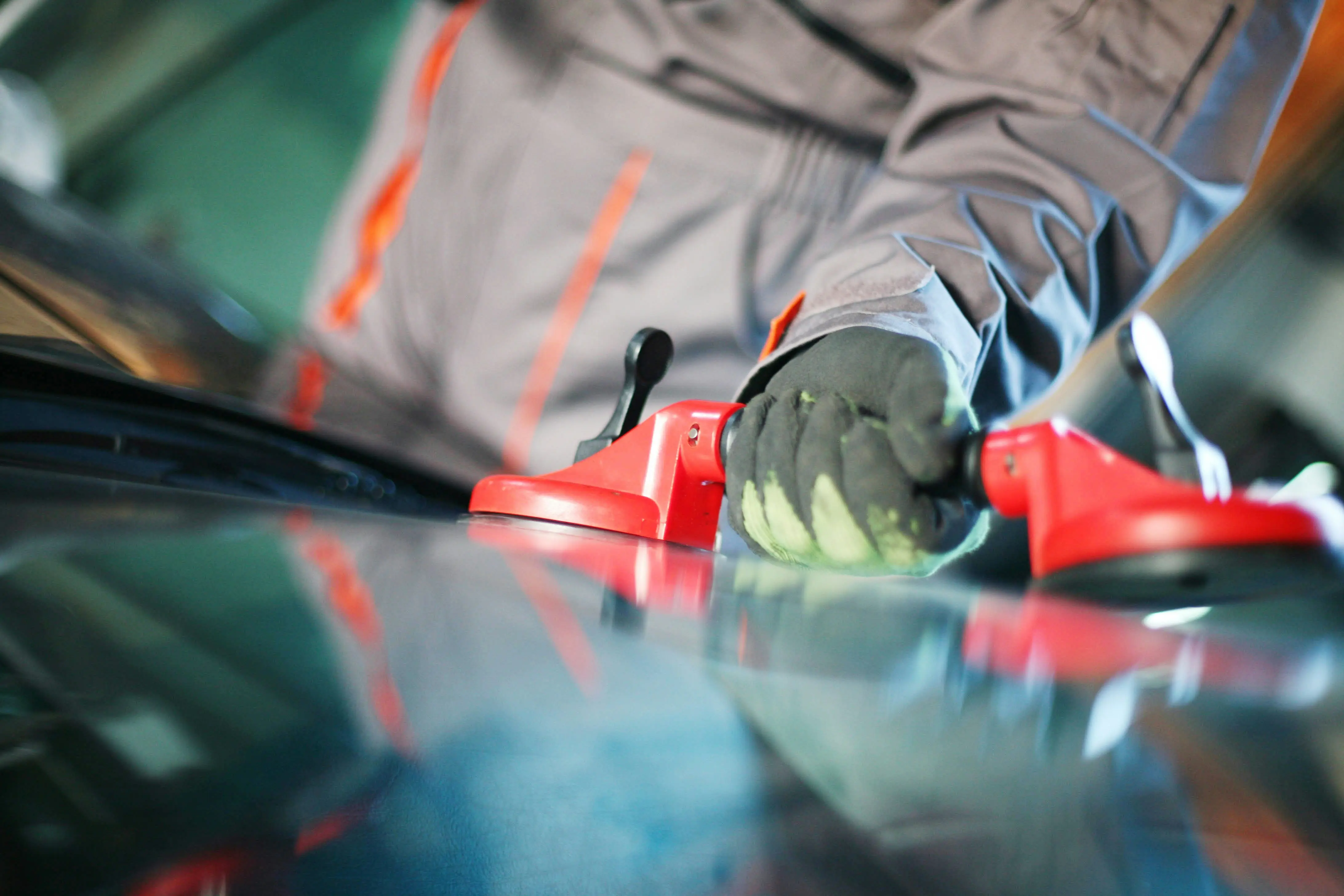 Windshield Repair vs. Replacement: How to Decide in Stark County