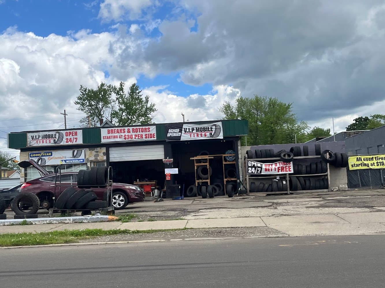 V.I.P Mobile Tires / ๐ฃ๏ธ Roadside 24/7 cover photo