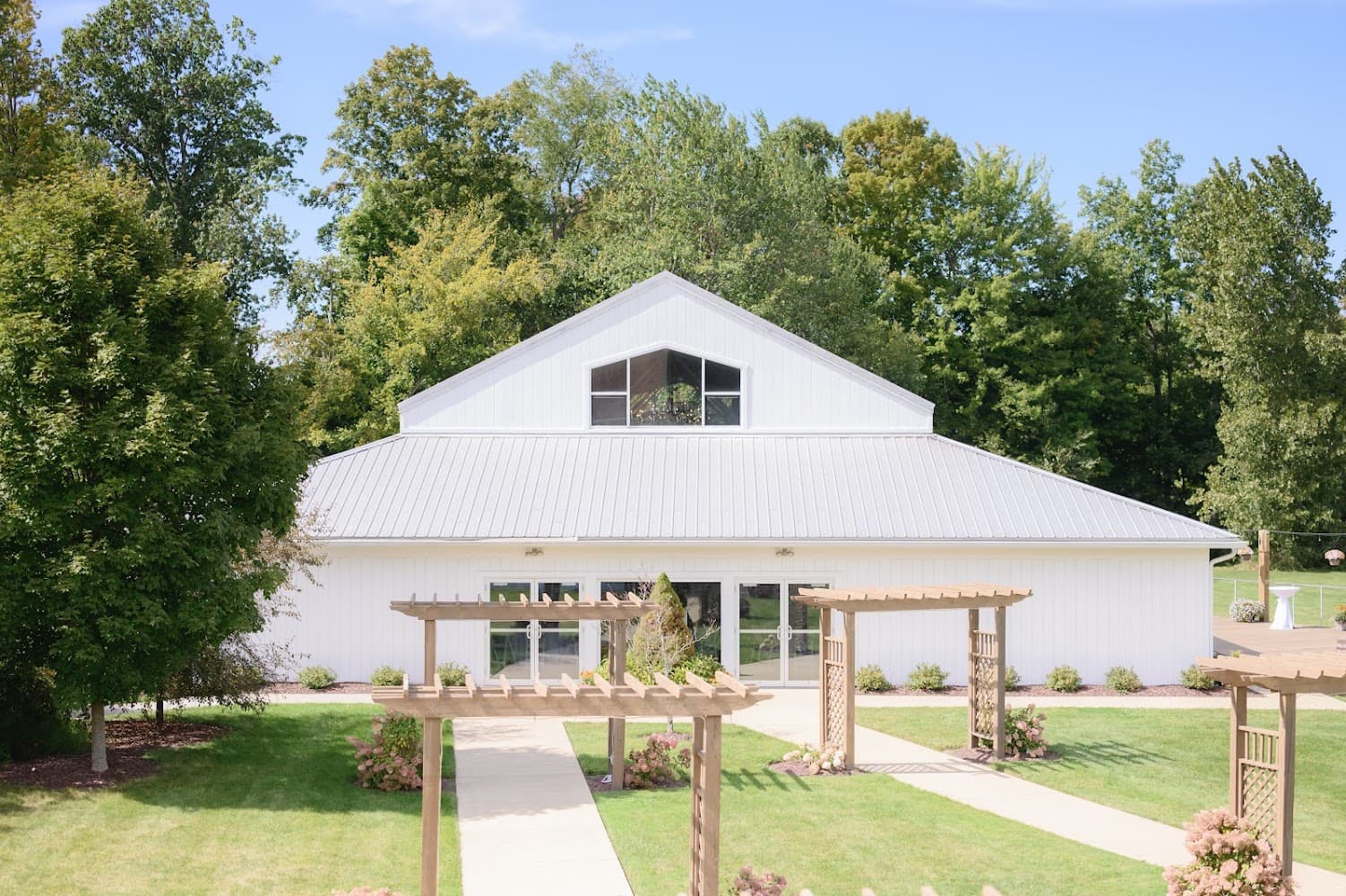 Waters Edge Vineyard cover photo