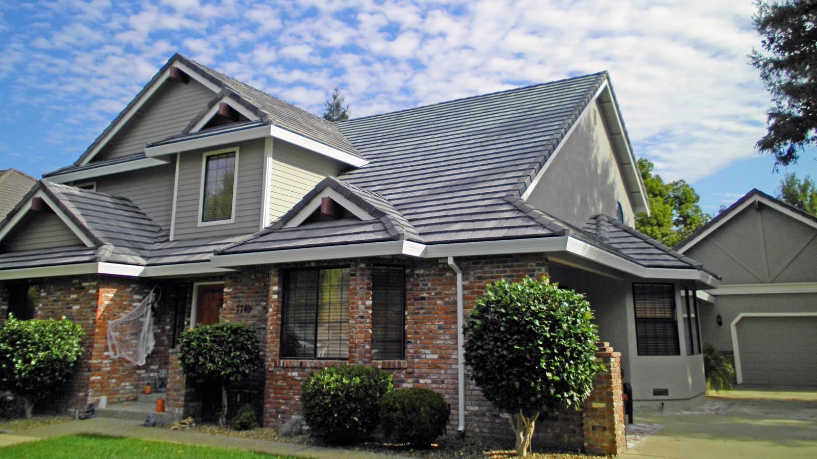 D&M Roofing cover photo