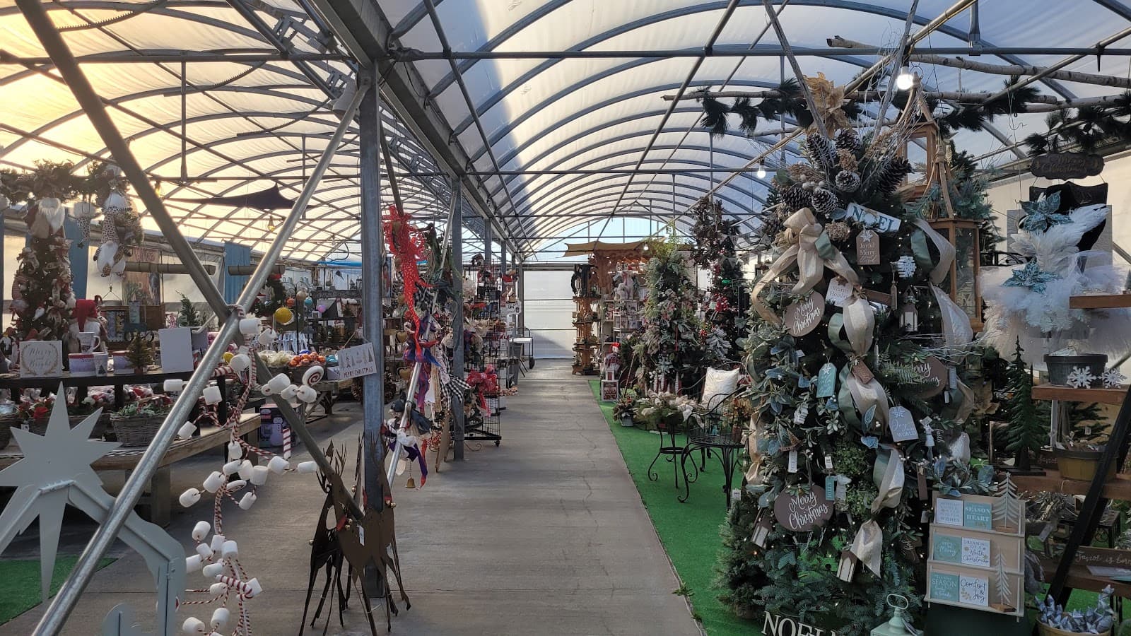 Kern's Florist and Greenhouse cover photo