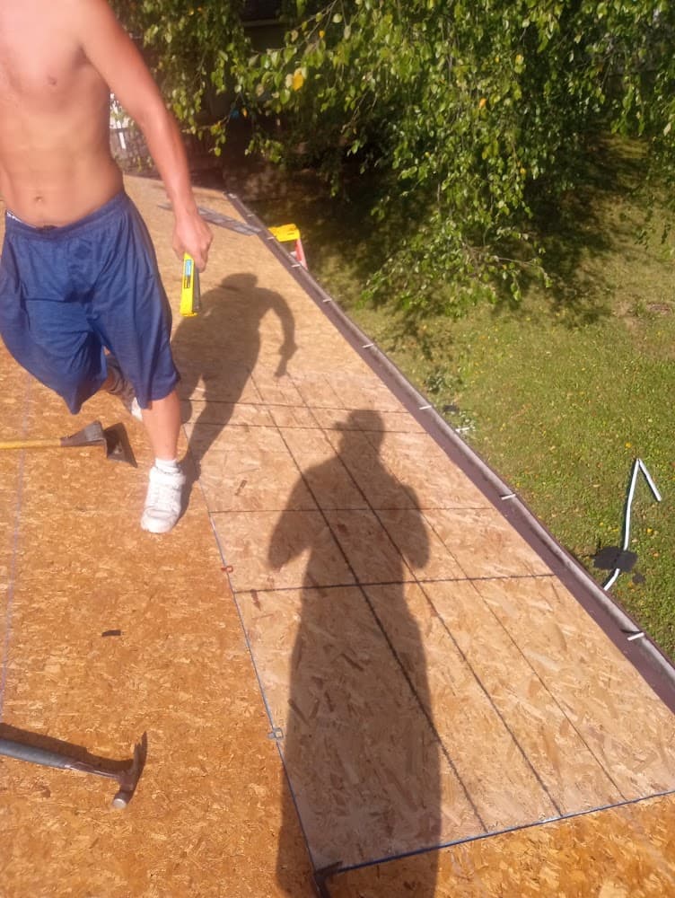 Local Roofer LLC cover photo