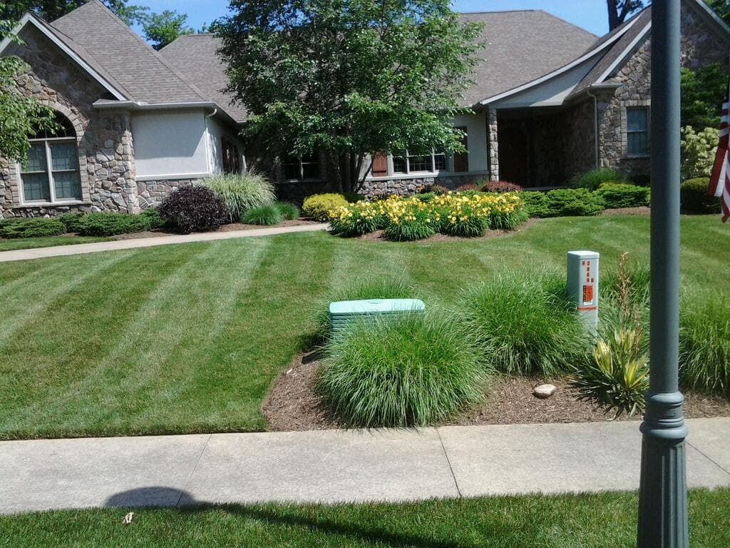 Brad Wilcox Lawn & Landscaping cover photo