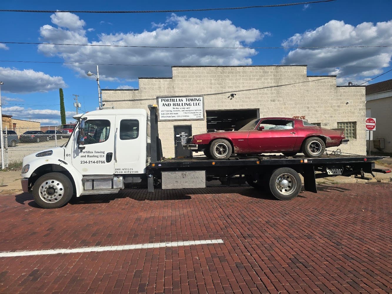 Portillas Towing and Hauling LLC cover photo